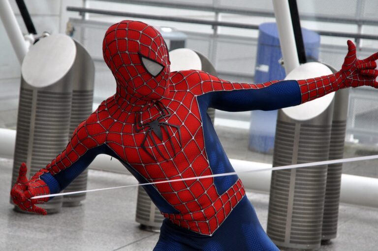 levolution-de-spider-man-la-naissance-de-laraignee-blanche
