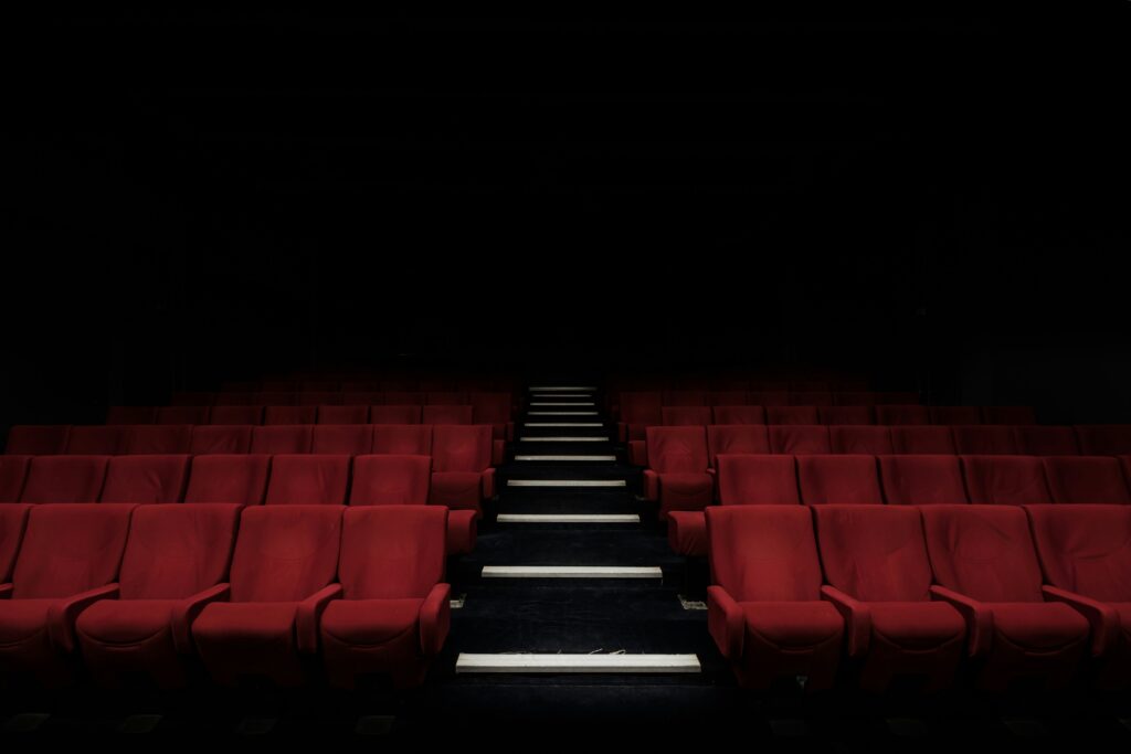 découvrez l'univers du cinéma et ses dernières actualités sur notre plateforme. profitez d'une sélection de films et de séances pour vivre une expérience cinématographique inoubliable.