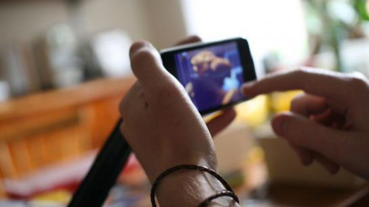 Streaming smartphone Folmiv