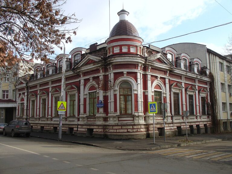 Maison de vigneron à Titrov symbolisant l'authenticité et le patrimoine local en 2025